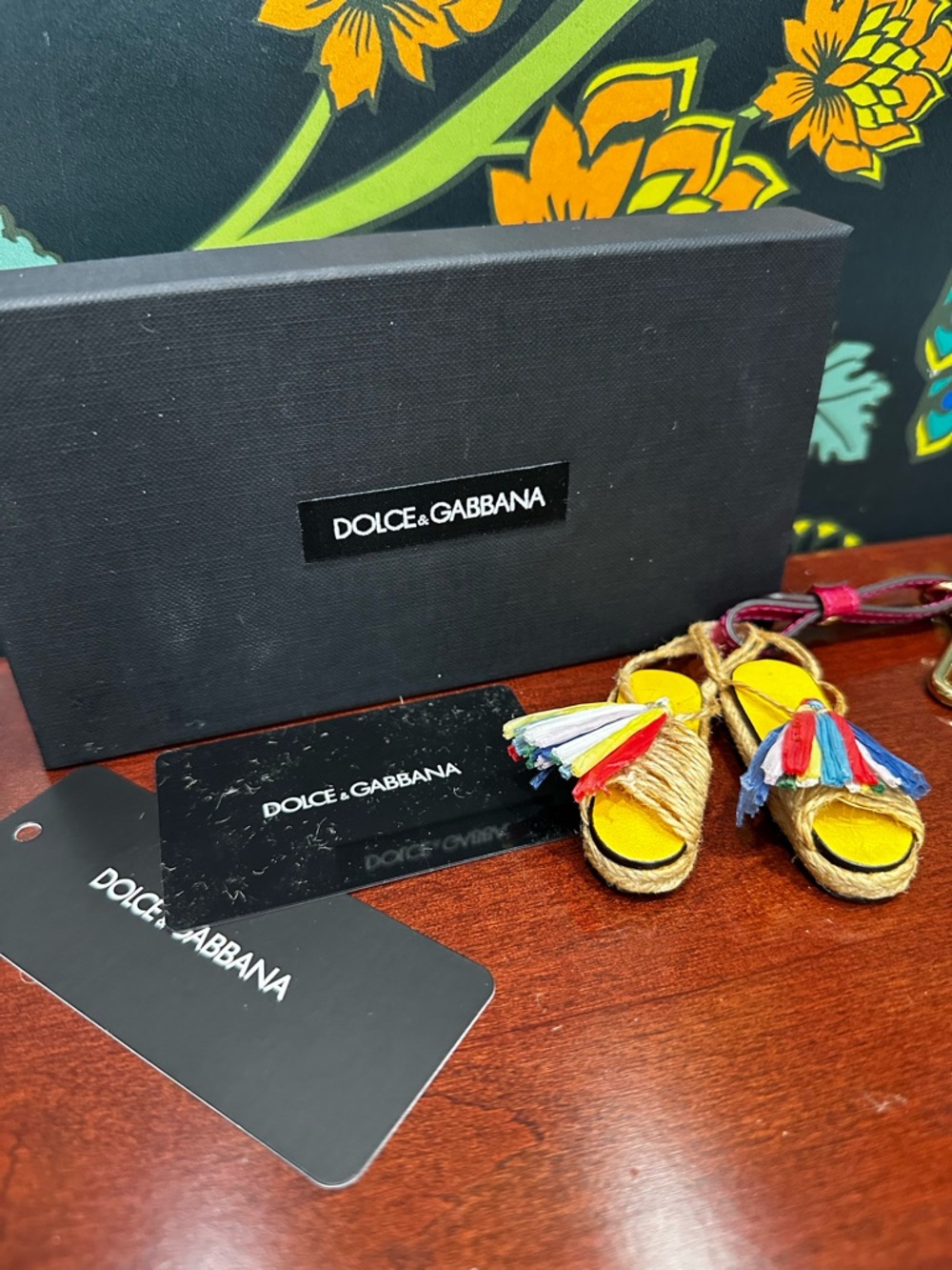 D&G Mini Espadrille Tassel Charm Keychain New With Box - Picture 2 of 12
